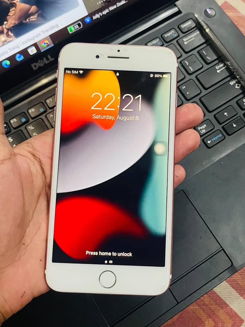 Apple iPhone 7 Plus 1