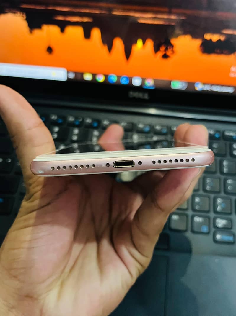 Apple iPhone 7 Plus 5