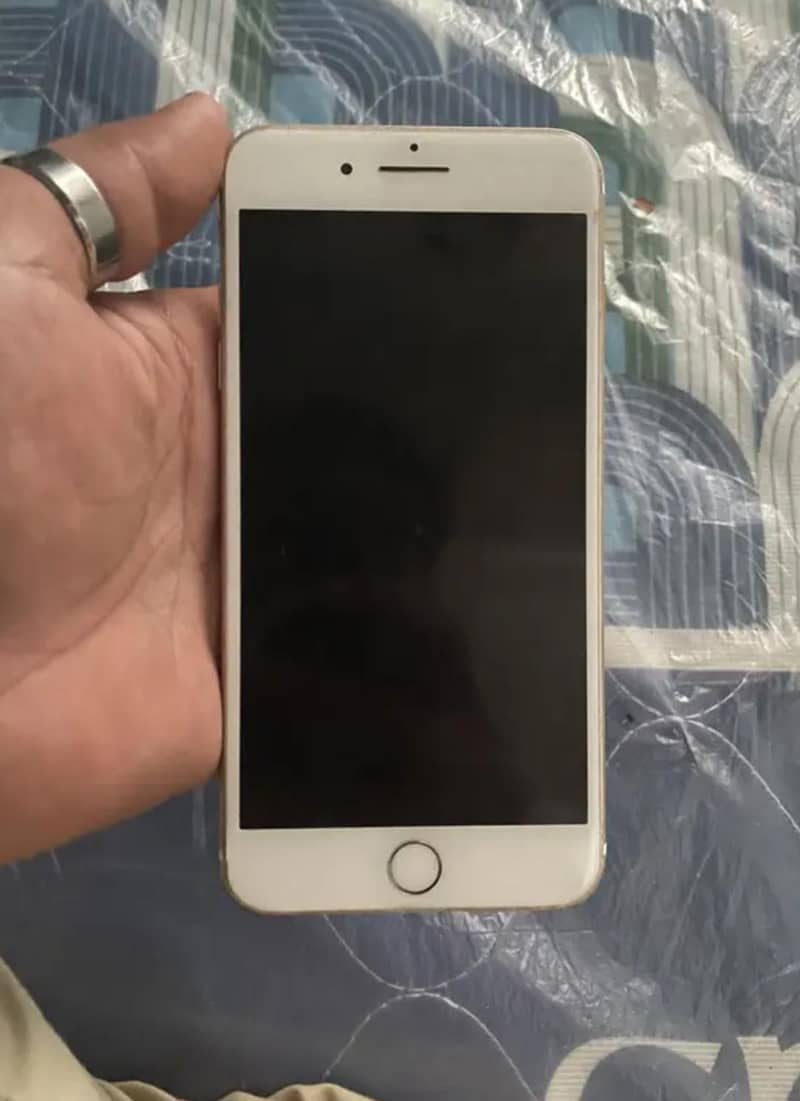 Apple iPhone 7 Plus 1