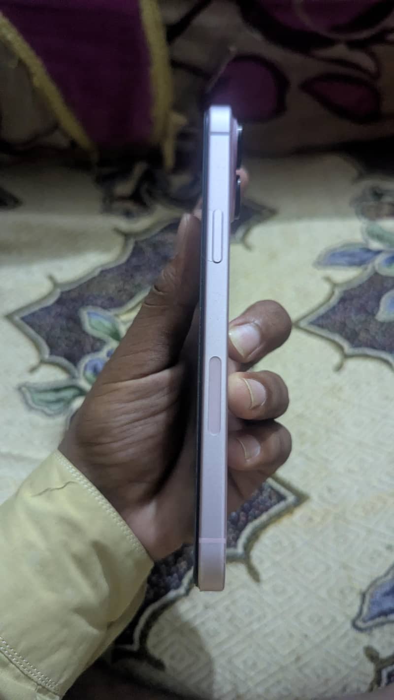 Apple iPhone 15 plus 4