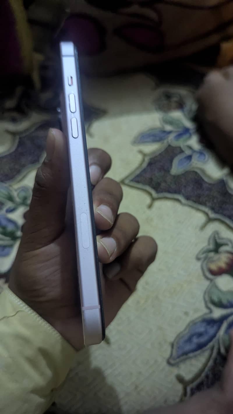 Apple iPhone 15 plus 5