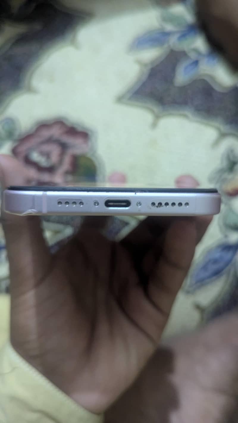Apple iPhone 15 plus 6