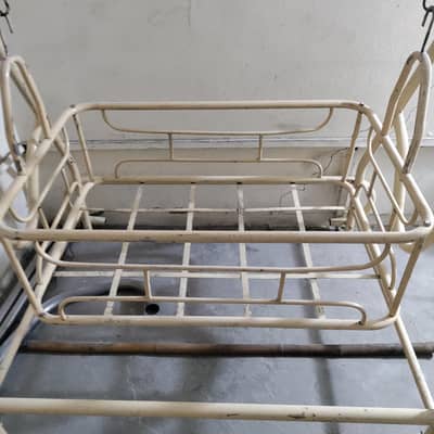 Mazboot lohay ka bacho ka jhula