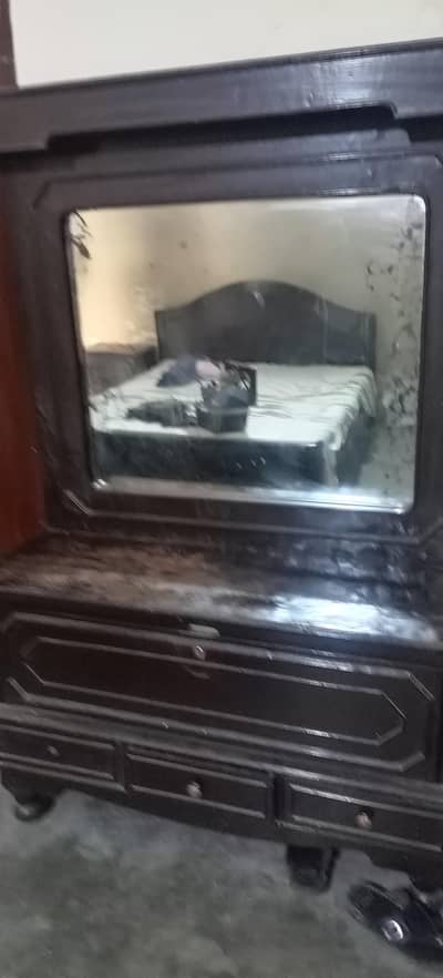 Dressing table and drawer table mirror
