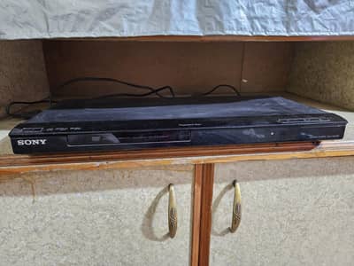 Sony DVD Player with Remote - Excellent Working Condition