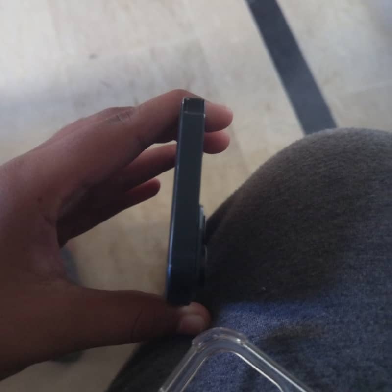 IPhone 14 4
