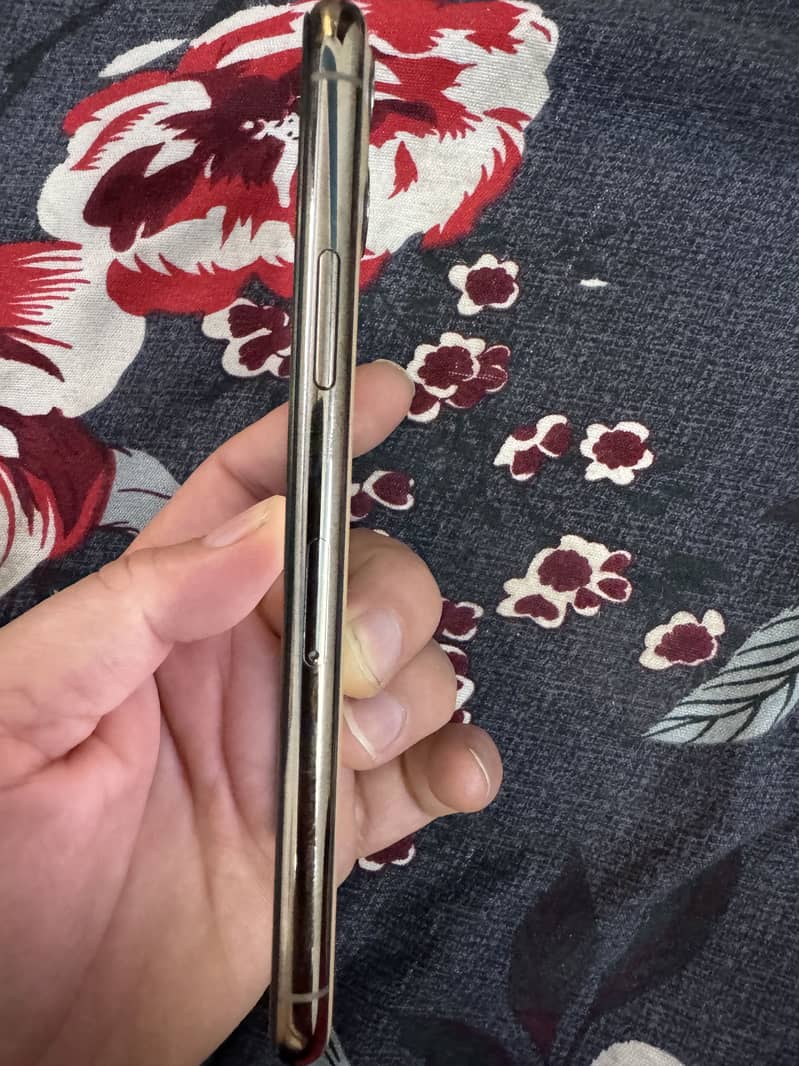 Apple iPhone 11 Pro 2