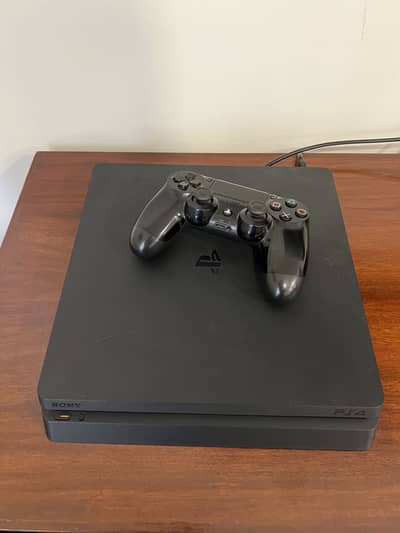 Play Station - 4