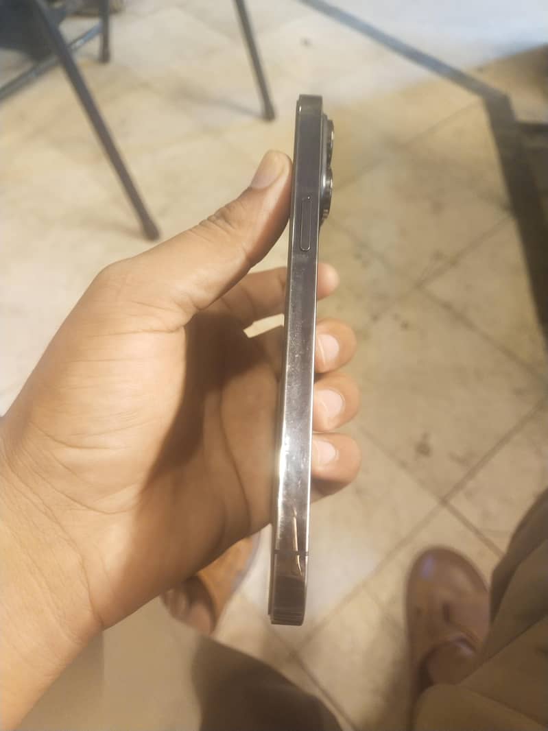 Apple iPhone 14 Pro Max 0