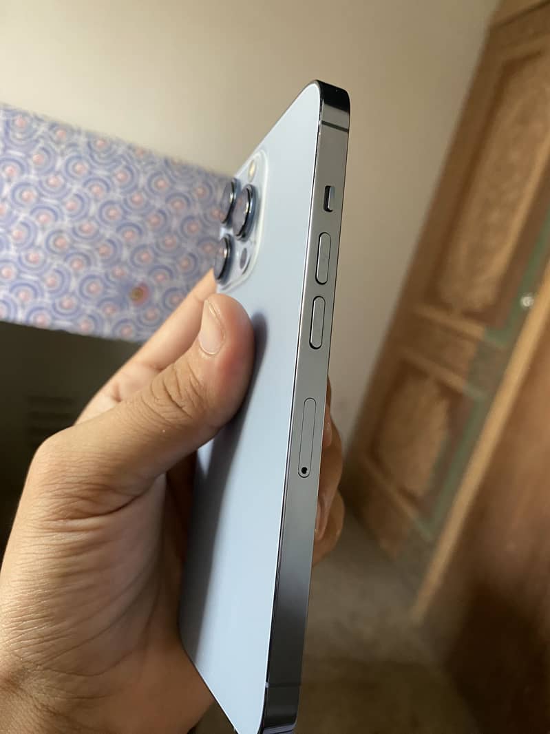 Apple iPhone 13 Pro 2