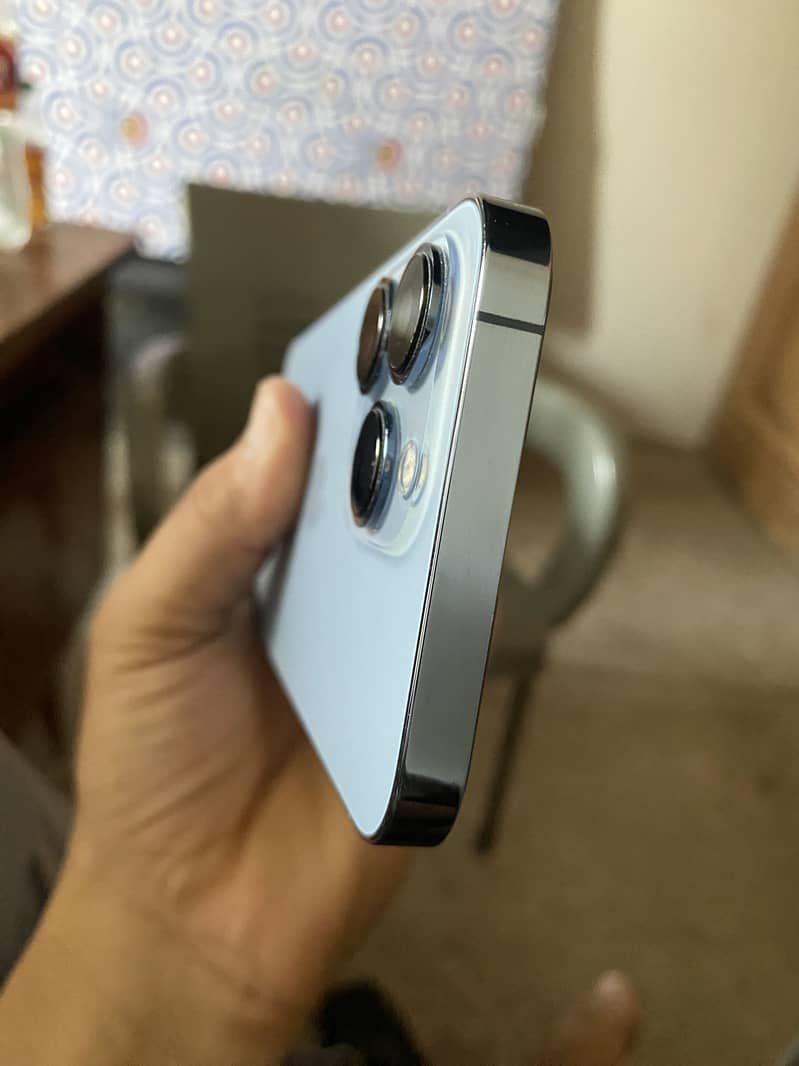 Apple iPhone 13 Pro 4