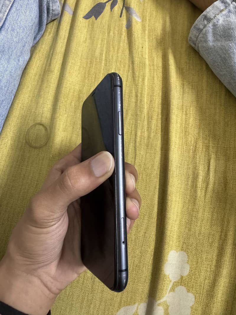 Apple iPhone 11 2