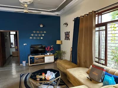 Buy A Centrally Located 240 Square Yards House In Gulistan-E-Jauhar - Block 2