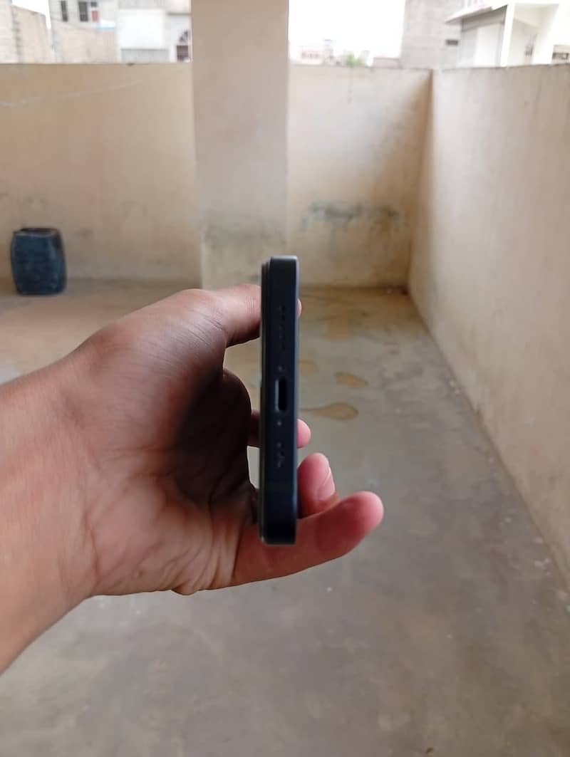 Apple iPhone 12 2