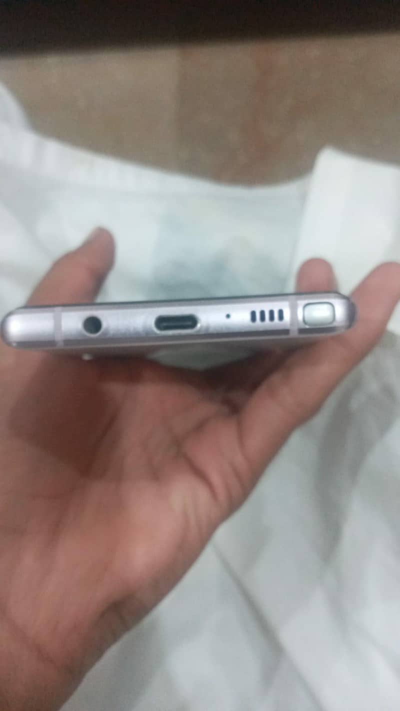 Samsung Mobile Note 9 1