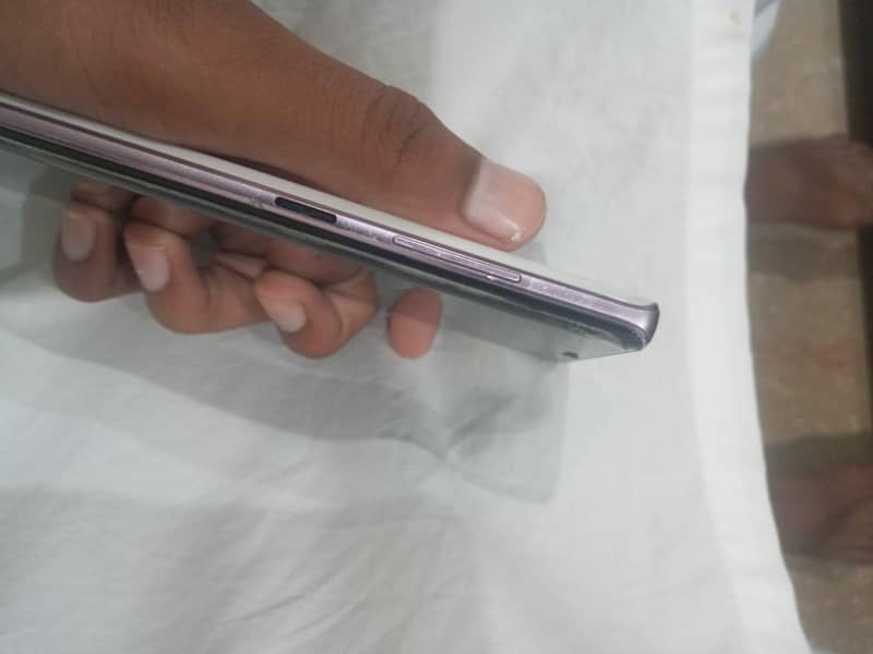 Samsung Mobile Note 9 4