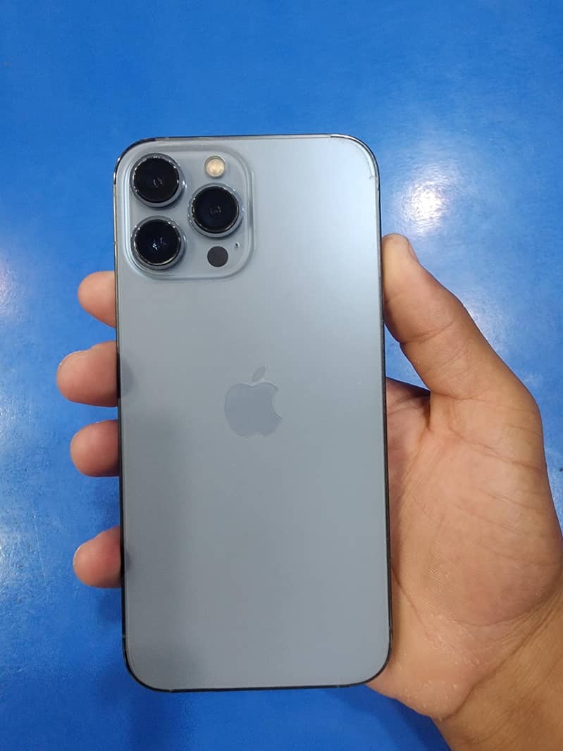 Apple iPhone 13 Pro Max 4