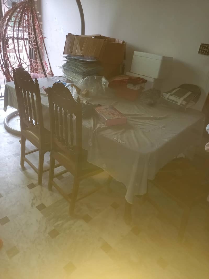 Dinning table full size solid wood 3