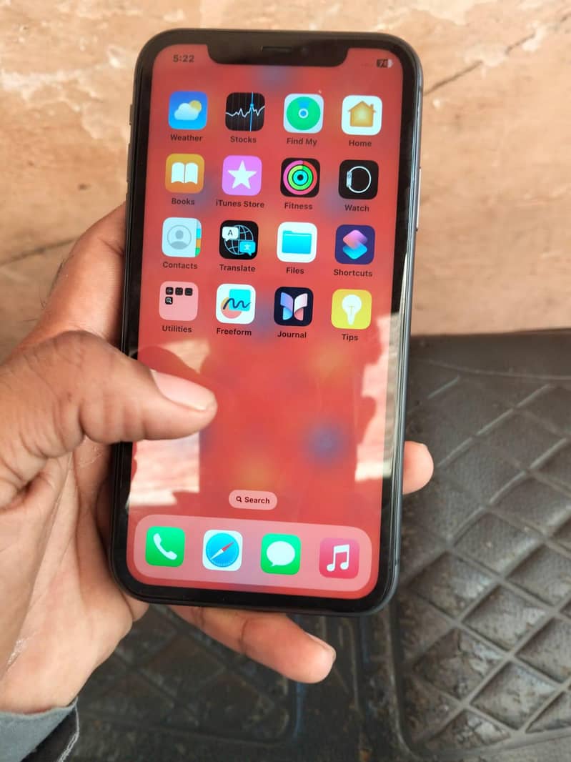 Apple iPhone 11 4