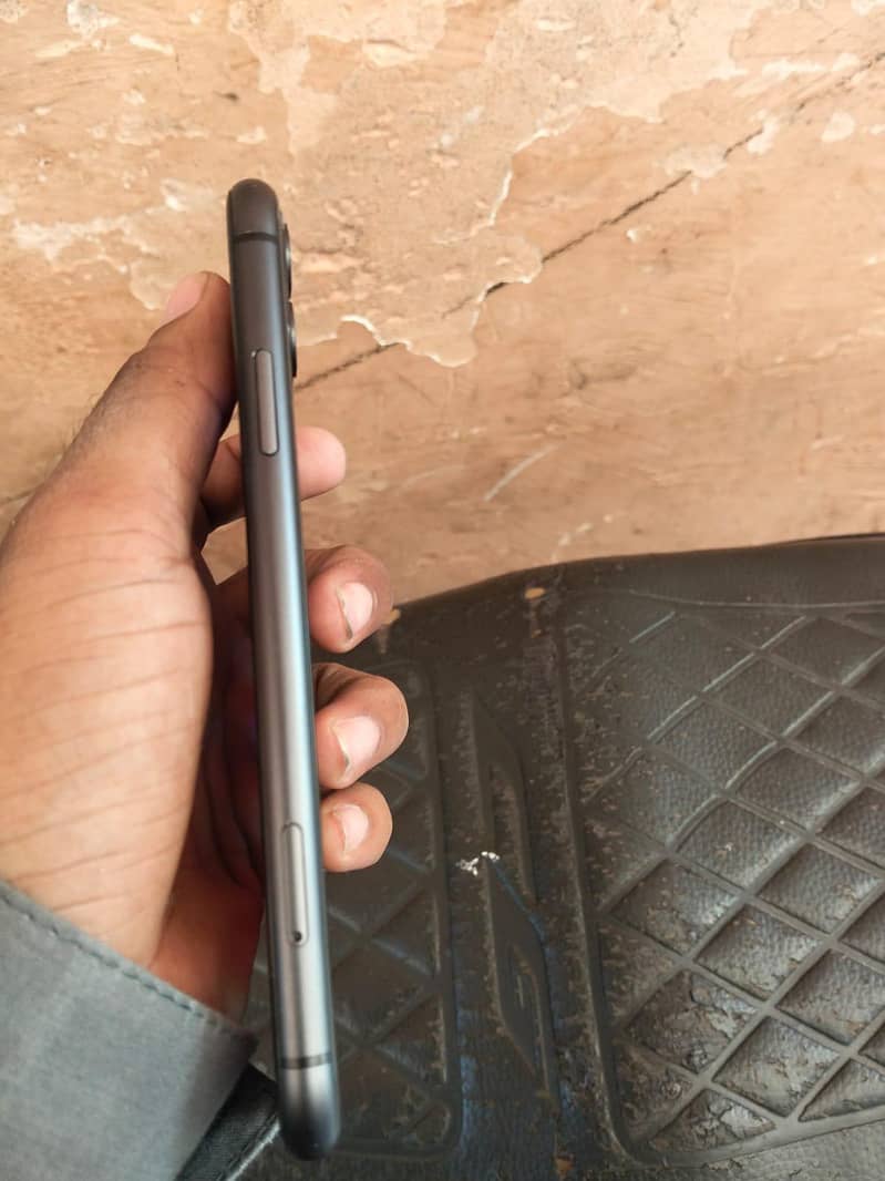 Apple iPhone 11 8