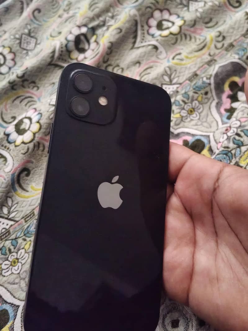 Apple iPhone 12 3