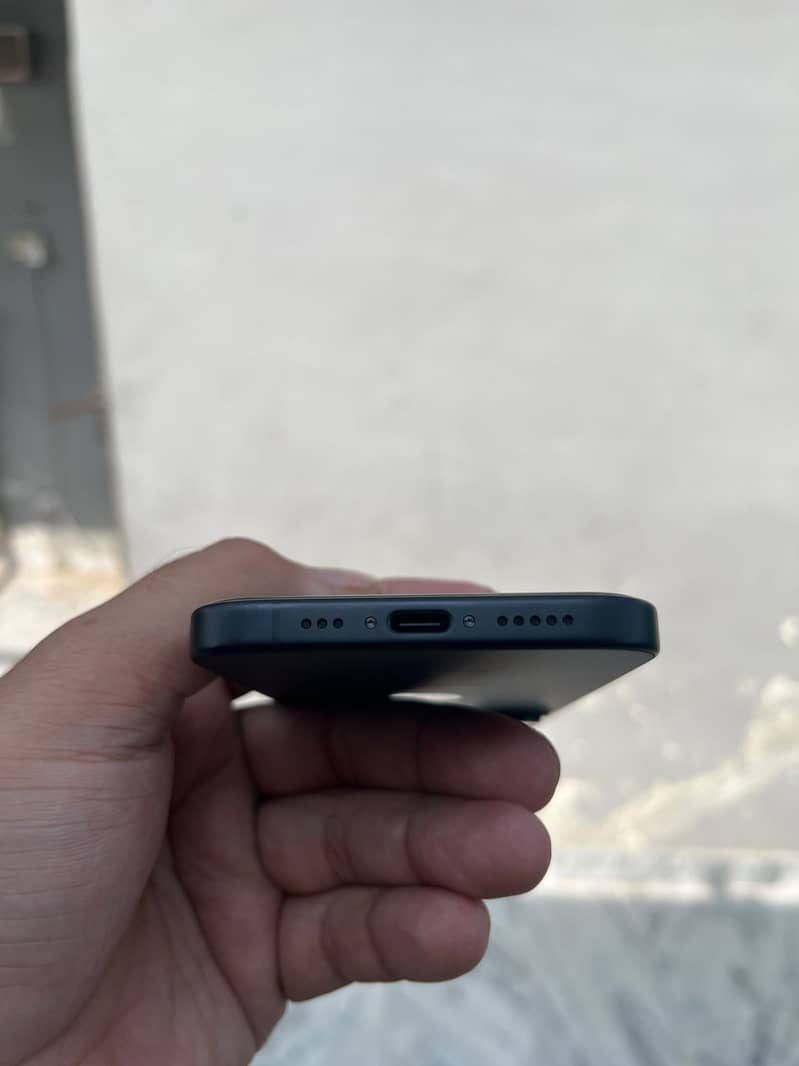Apple iPhone 16 256 Gb 100BH 3CC just i week used. 2