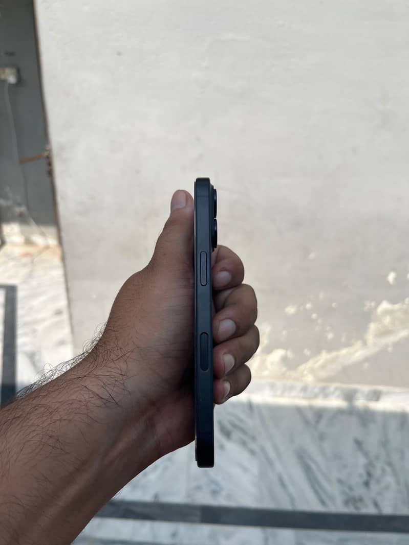 Apple iPhone 16 256 Gb 100BH 3CC just i week used. 3