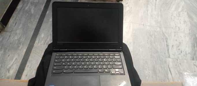 Lenovo Thinkpad 11e 3rd Gen ( Quad- Core Celeron  4 gb Ram)