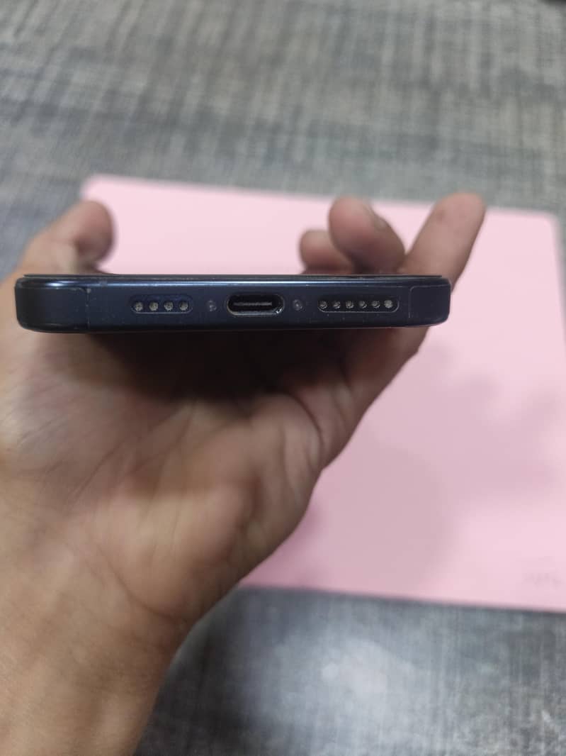 Apple iPhone 15 Pro Max 2
