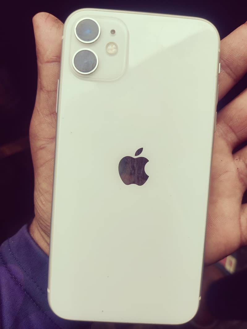 Apple iPhone 11 3