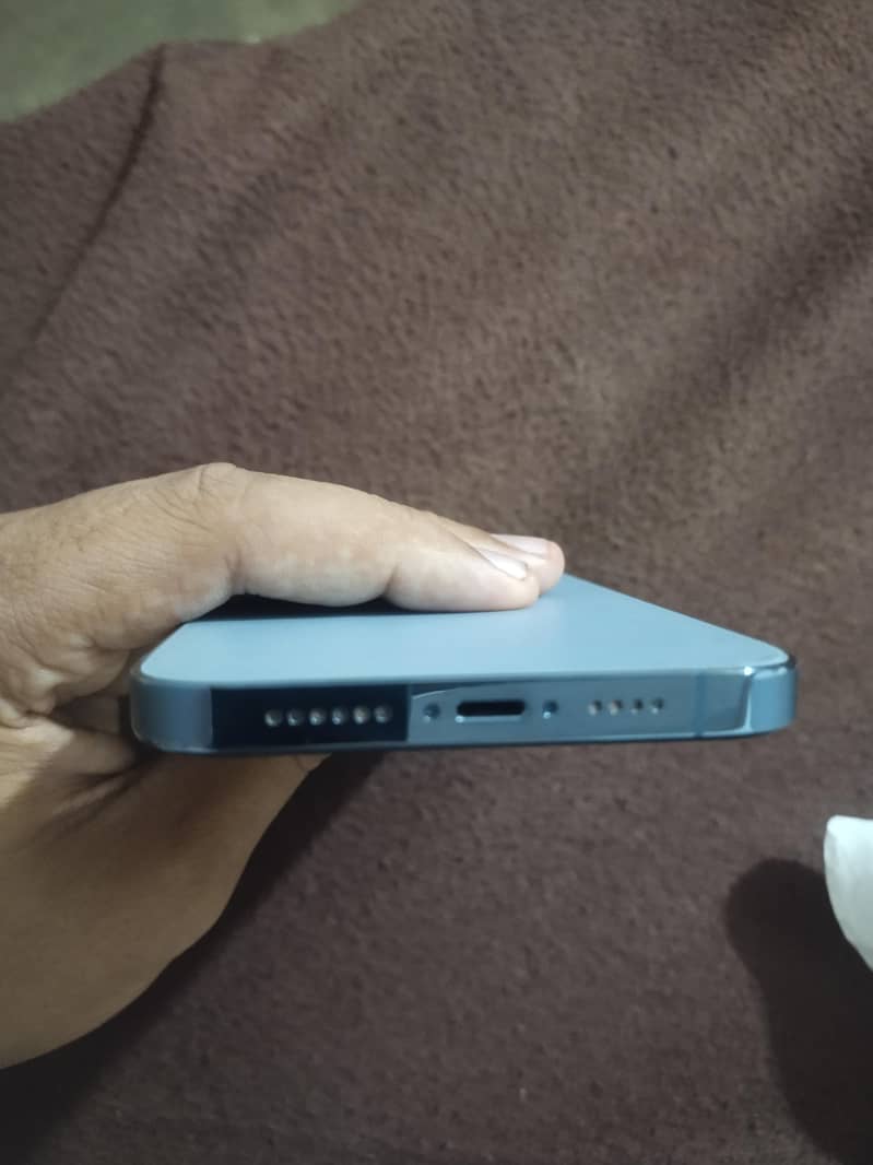 Apple iPhone 13 Pro Max 2