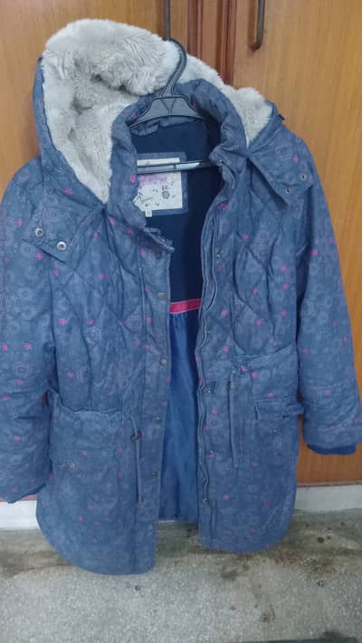 Jacket with hud for extreme winter