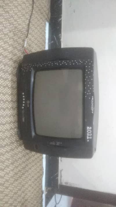 Vintage LG 14" CRT TV – Retro Gaming & VHS Display Television