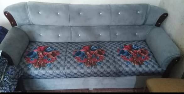 5x Sofa set with cover and center table urgent
