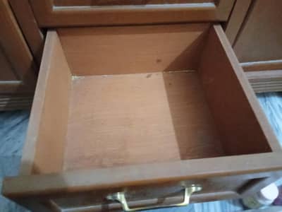 Dressing table