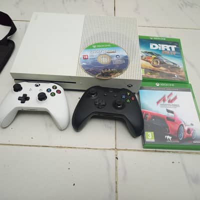 Xbox one S 1Tb jailbreak with 24 games installed 2 controler
