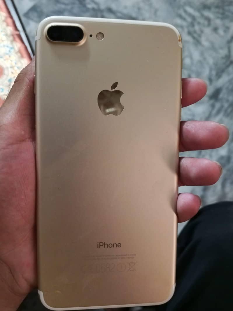 Apple iPhone 7 Plus 0