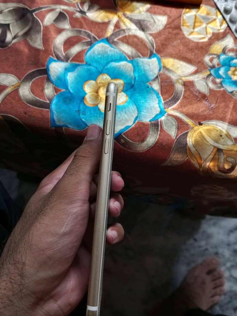 Apple iPhone 7 Plus 4