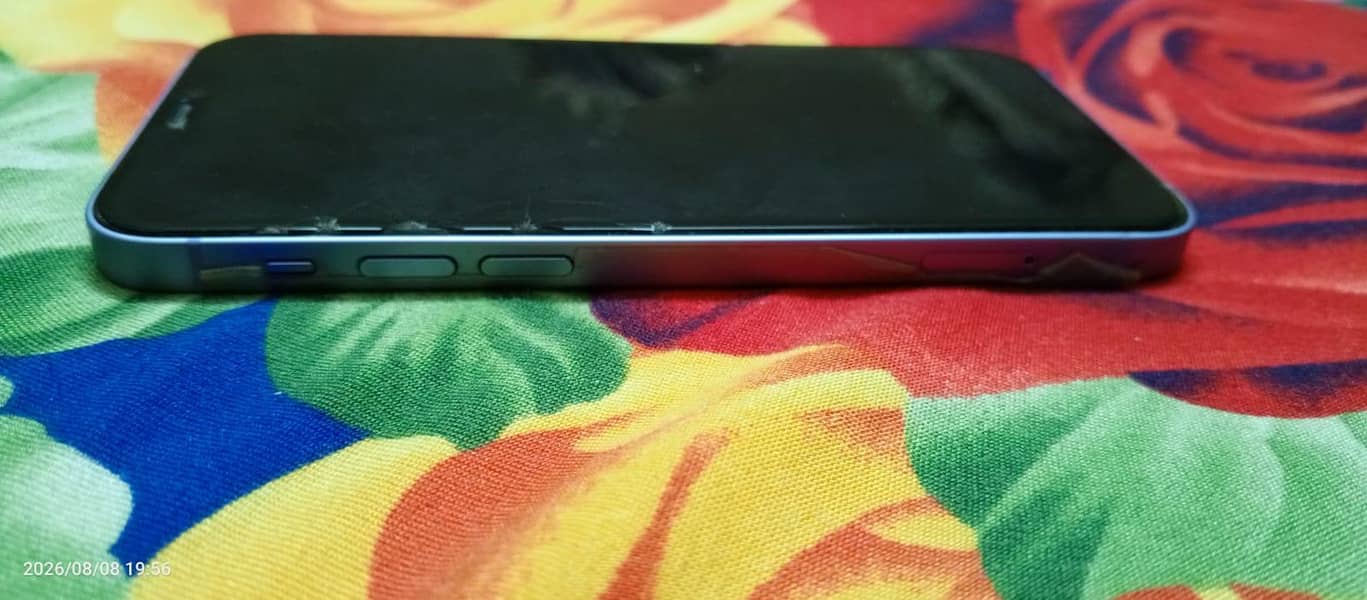 Apple iPhone 12 3