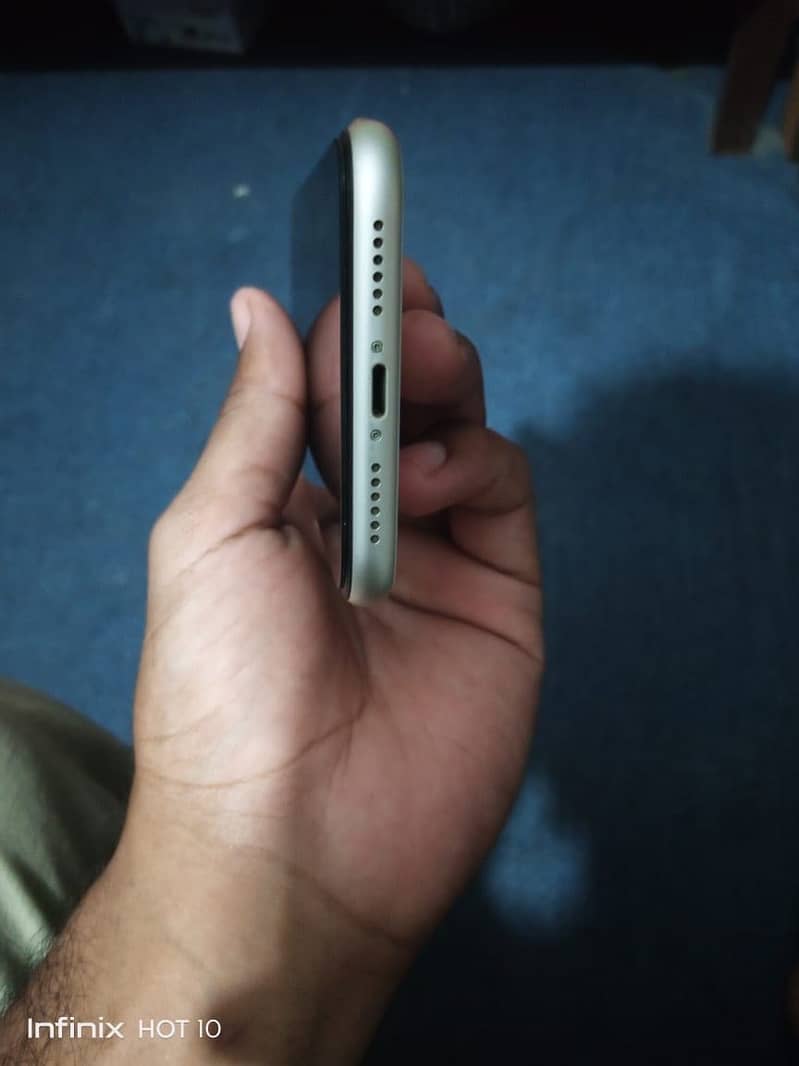 Apple iPhone 11 2