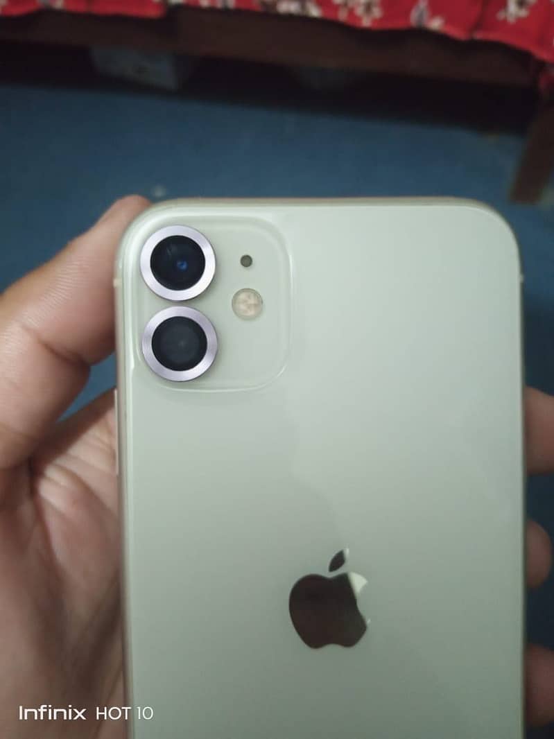 Apple iPhone 11 3
