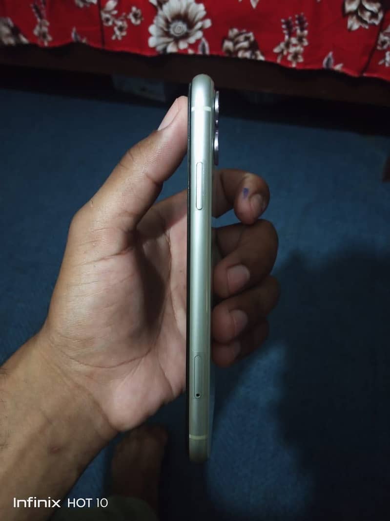 Apple iPhone 11 5