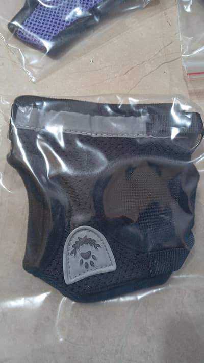Dogs puppies cats collers harness & Leaches