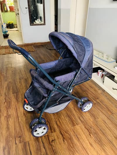 imported  branded 10/10 condition baby pram/ stroller