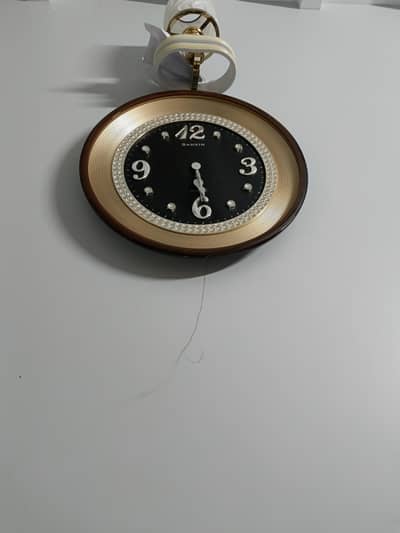 Art pieces and Clocks All in 7k only
