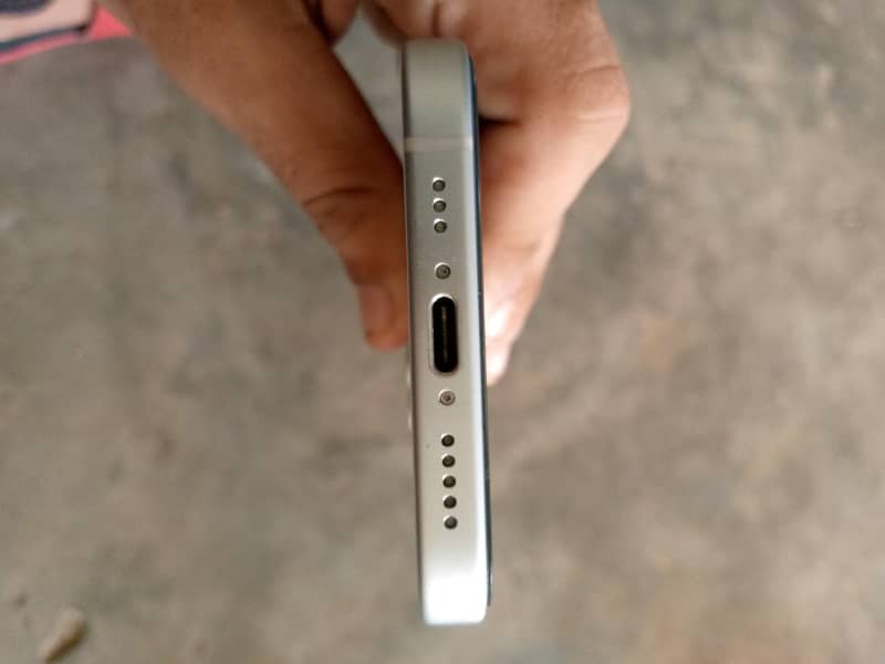 Apple iPhone 15 5