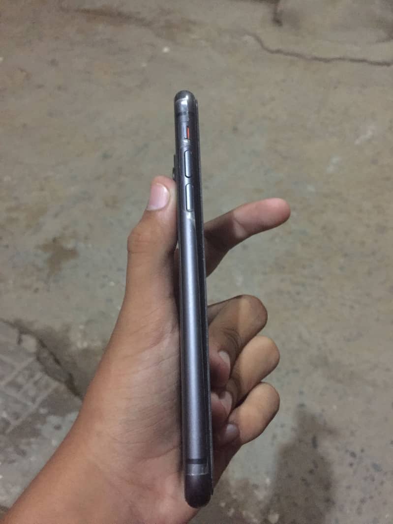 Apple iPhone 11 0