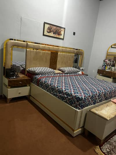 bed dressing,Metress,and Hanger Almari