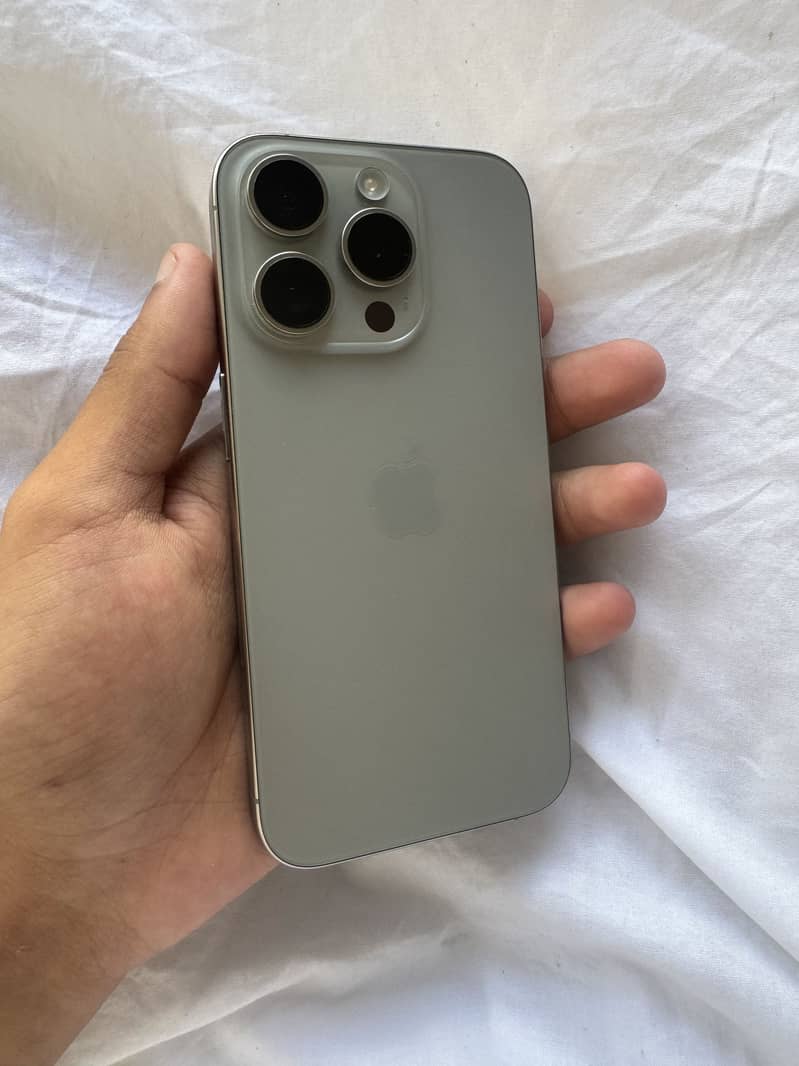 Apple iPhone 15 Pro 2