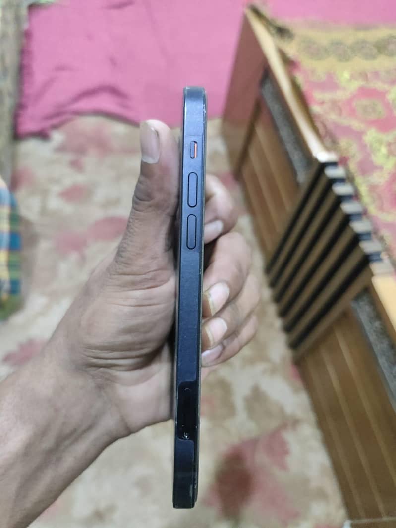 Apple iPhone 12 1
